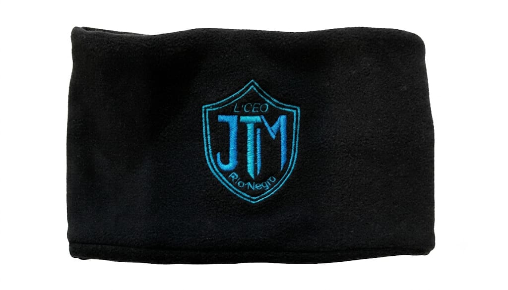 CUELLO POLAR BORDADO LICEO JOSÉ TORIBIO MEDINA RIO NEGRO